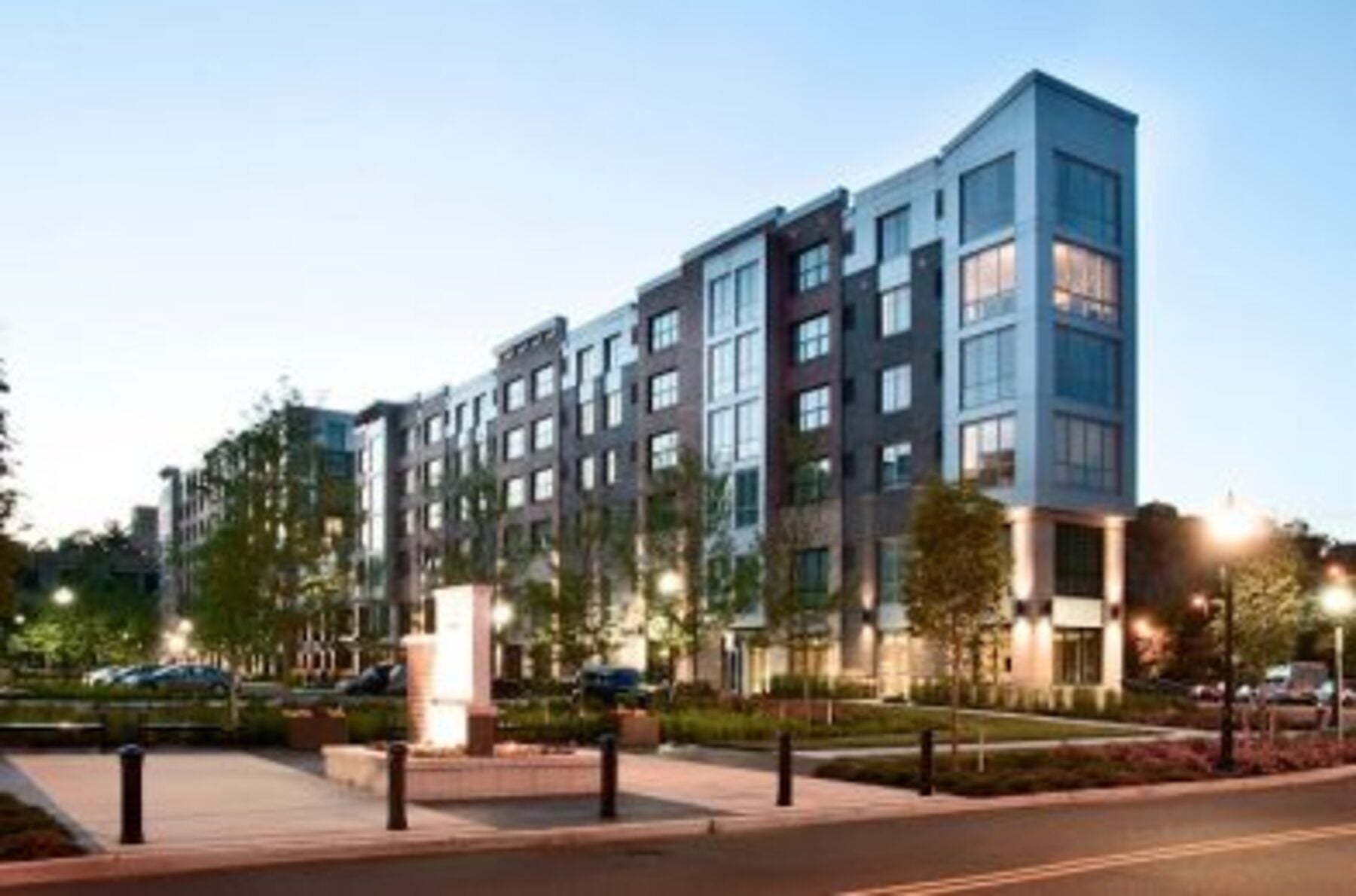 Cashmere White Granite & Arctic Gray Marble at Estuary Apartments, NJ
