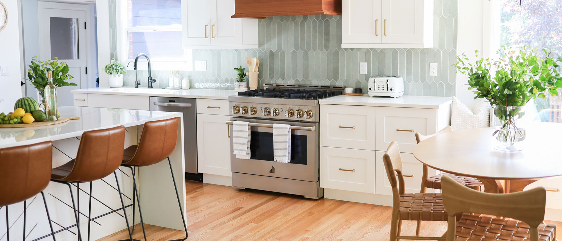 Calacatta Arno by MSI Surfaces available at Aqua Kitchen