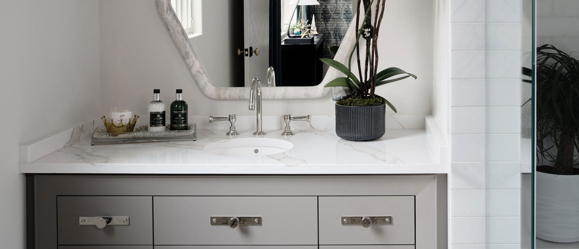 Calacatta Goa by MSI Surfaces available at Aqua Kitchen