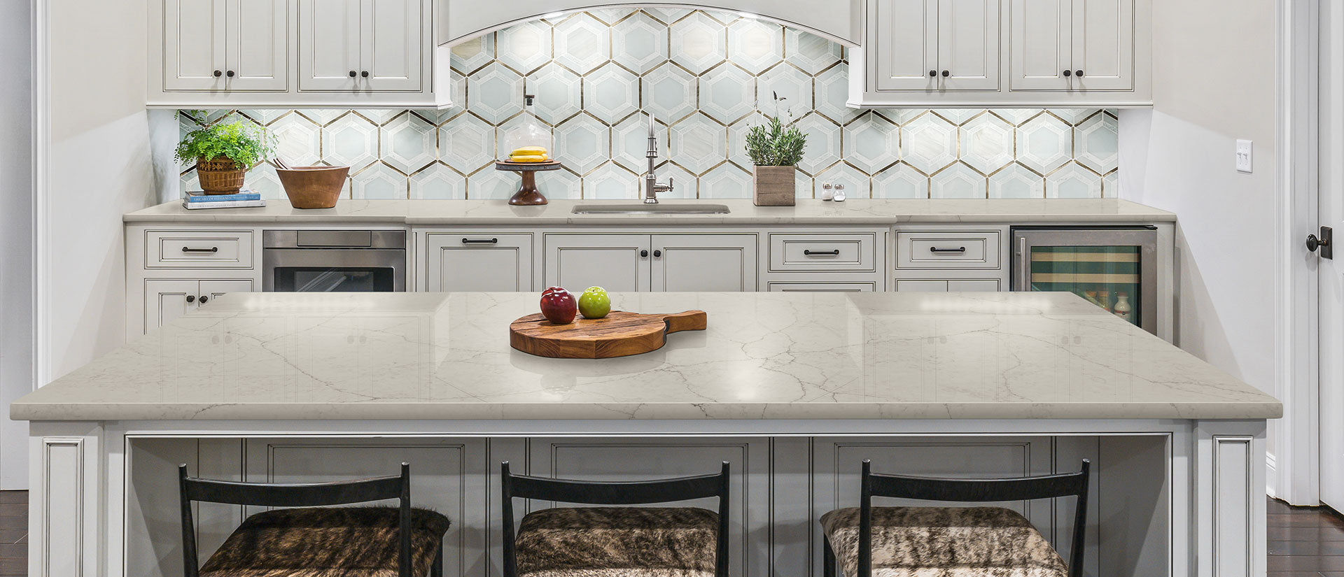 Calacatta Valentin by MSI Surfaces available at Aqua Kitchen