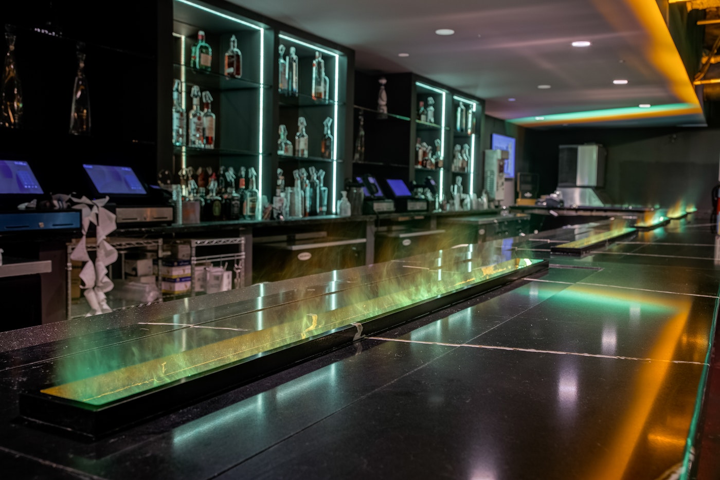 Et Noir by Silestone available at Aqua Kitchen